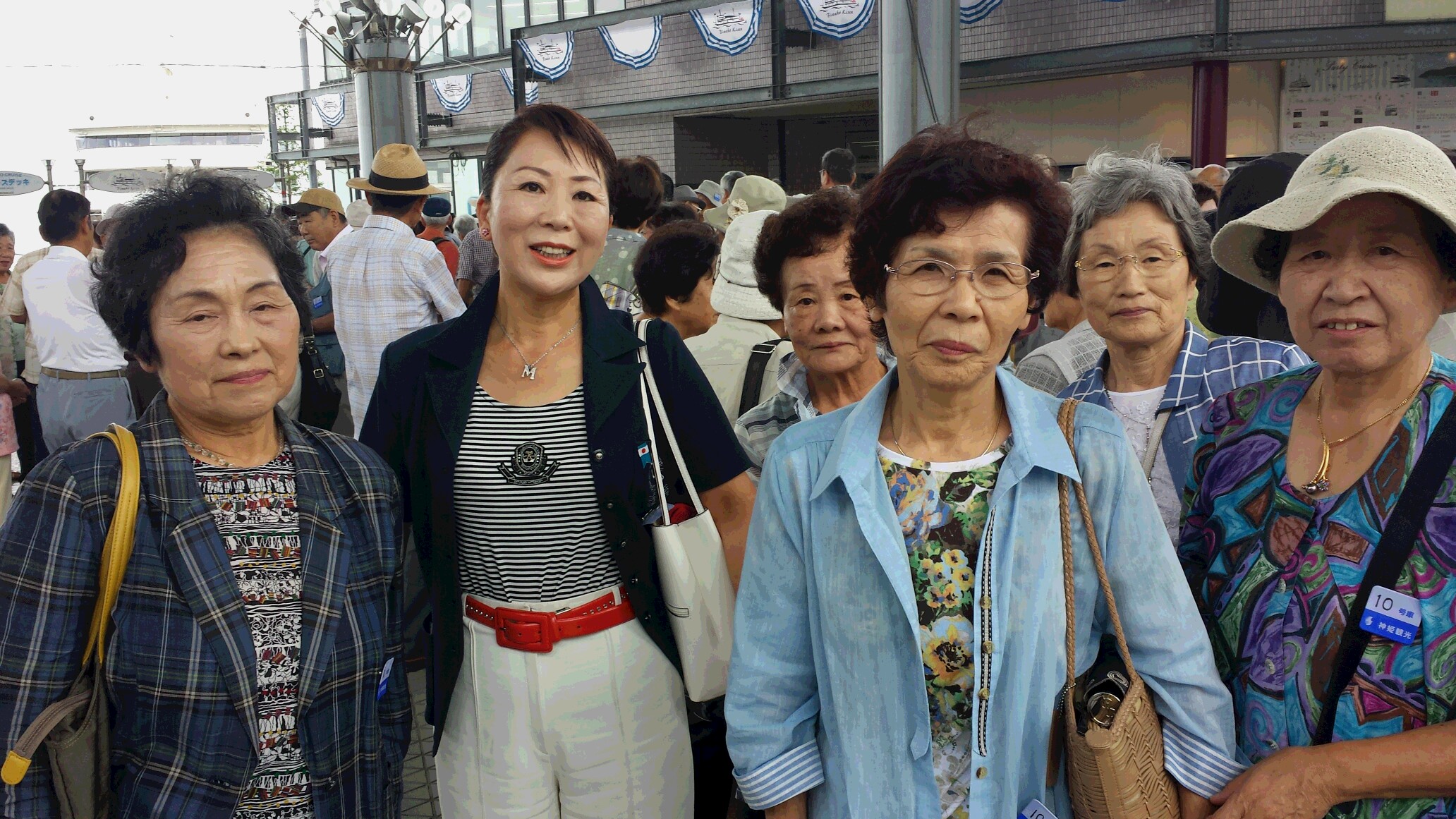老人クラブ 女性 写真 